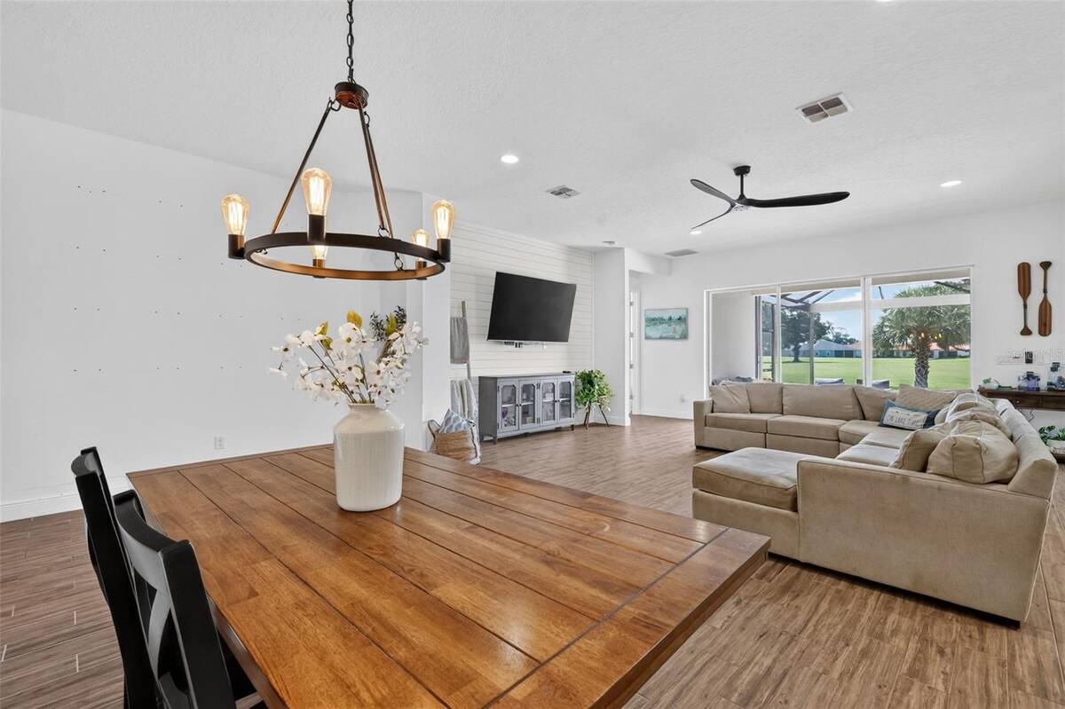 30308 Island Club Drive, Tavares, FL 32778