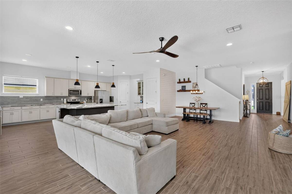 30308 Island Club Drive, Tavares, FL 32778