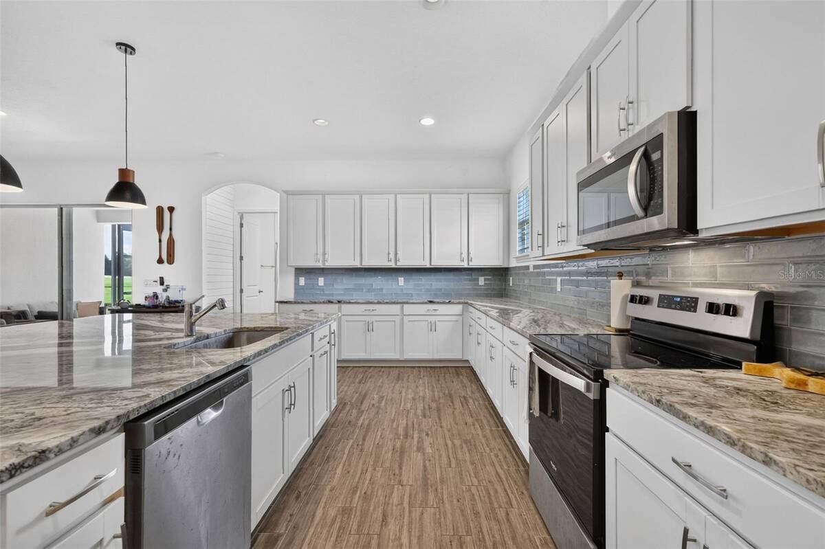 30308 Island Club Drive, Tavares, FL 32778