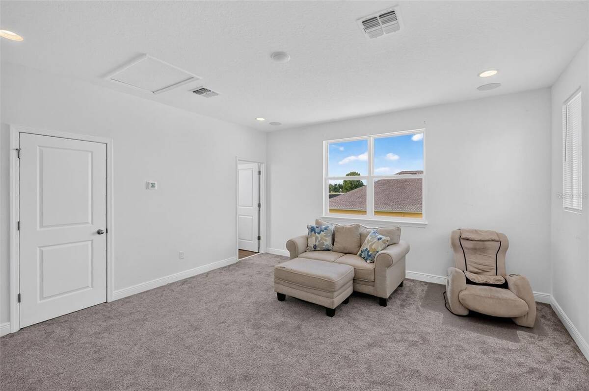 30308 Island Club Drive, Tavares, FL 32778