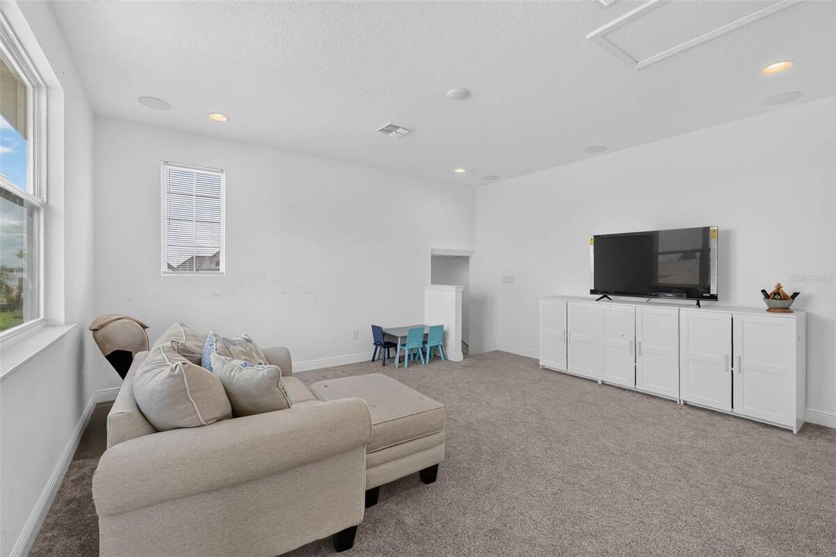 30308 Island Club Drive, Tavares, FL 32778