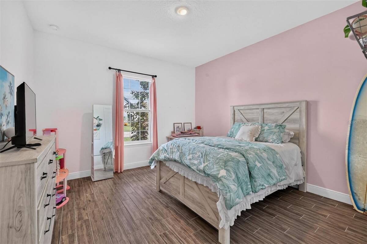 30308 Island Club Drive, Tavares, FL 32778