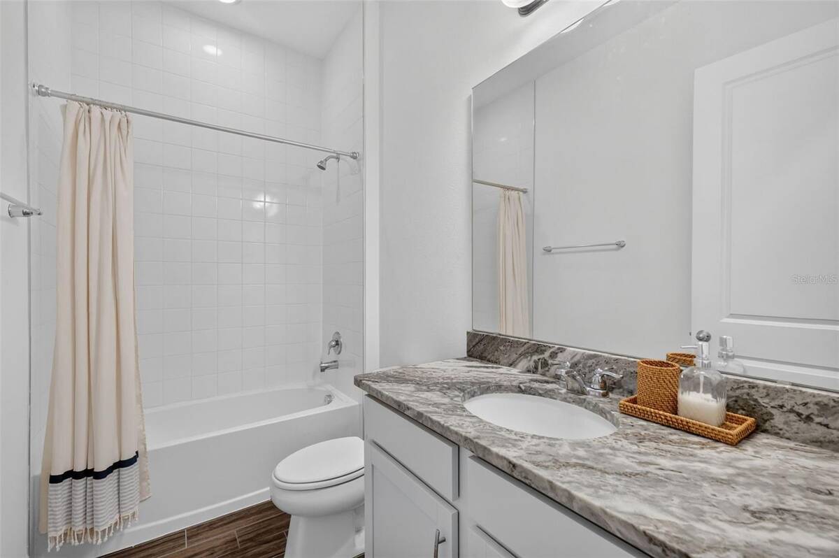 30308 Island Club Drive, Tavares, FL 32778