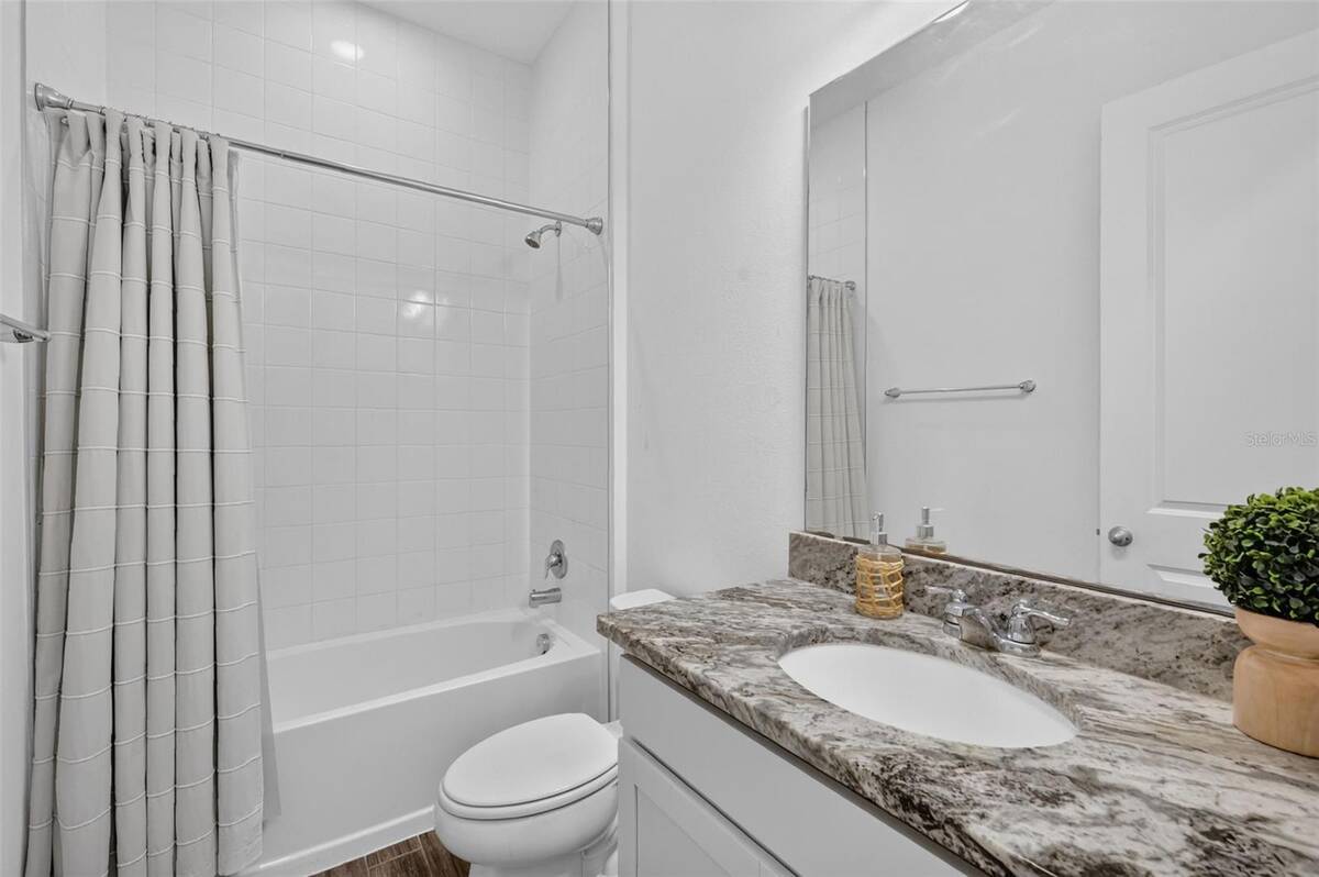 30308 Island Club Drive, Tavares, FL 32778