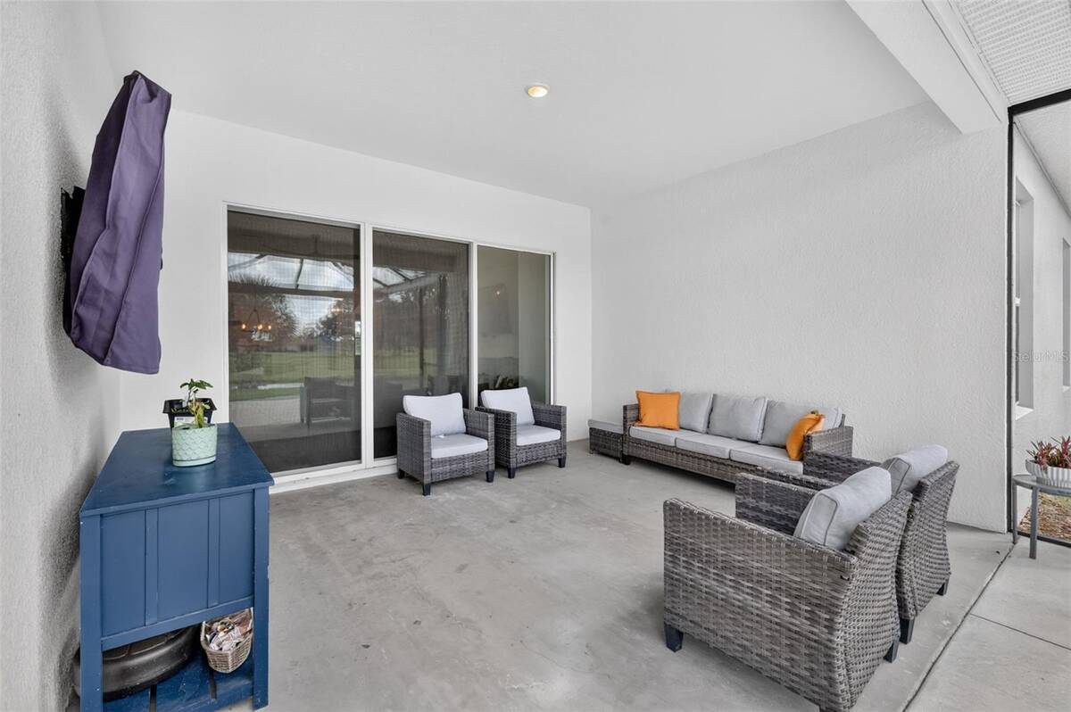 30308 Island Club Drive, Tavares, FL 32778