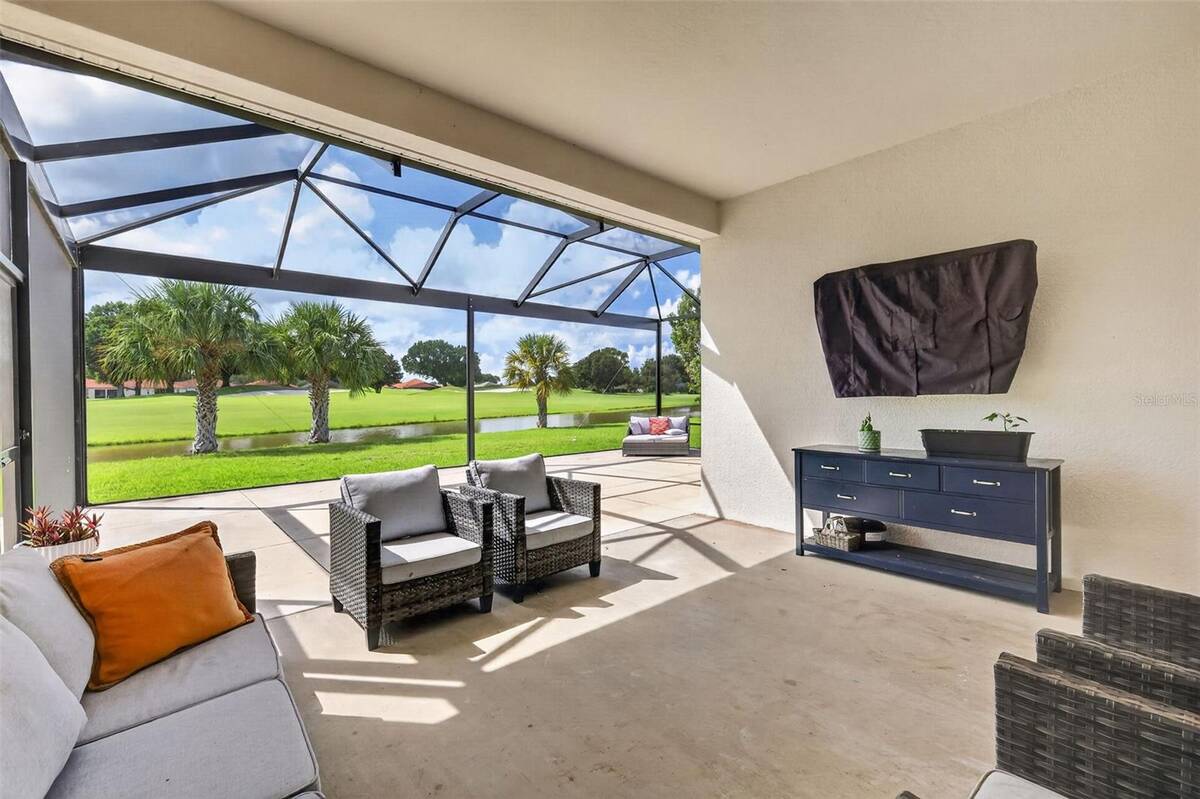 30308 Island Club Drive, Tavares, FL 32778