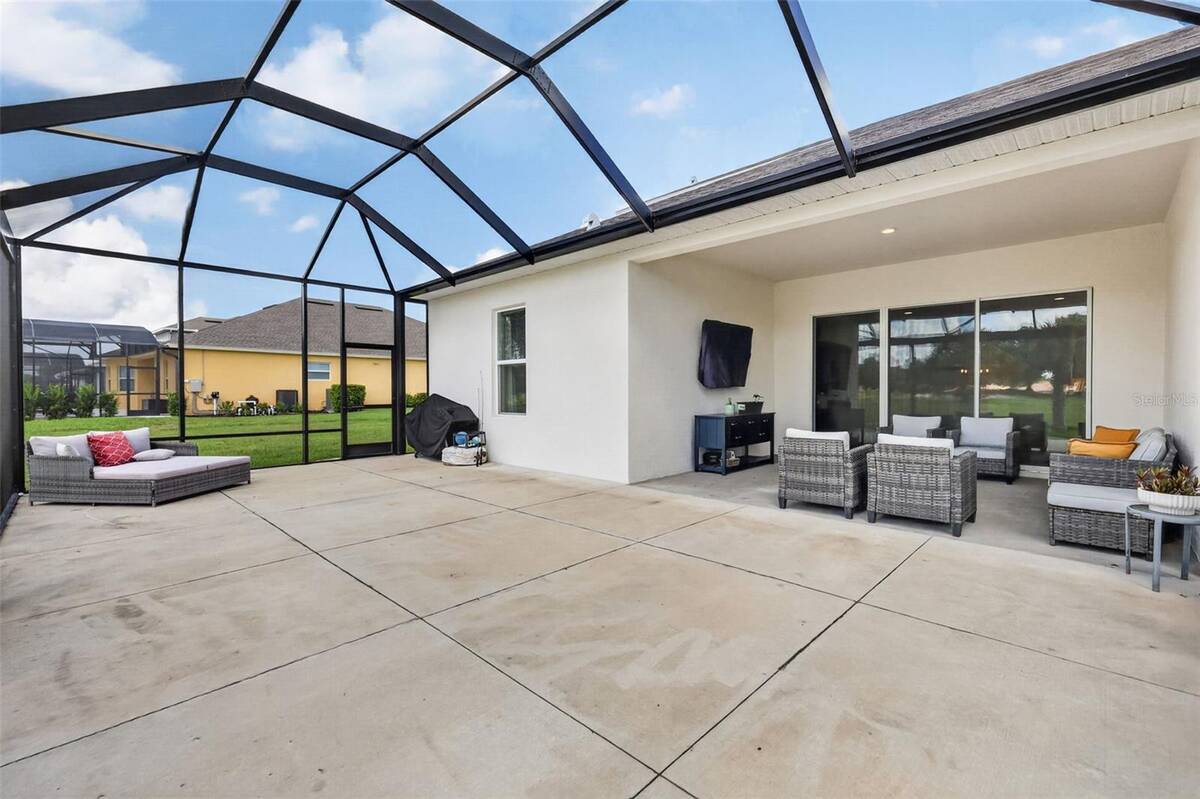 30308 Island Club Drive, Tavares, FL 32778