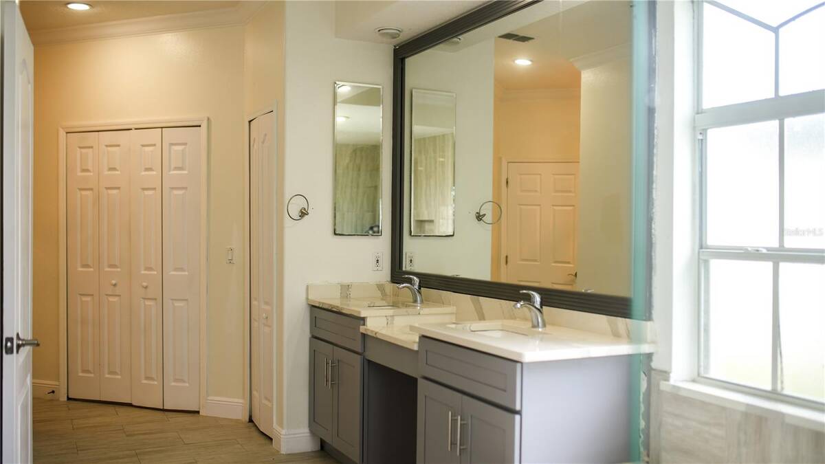 3851 Hunters Isle Drive, Orlando, FL 32837
