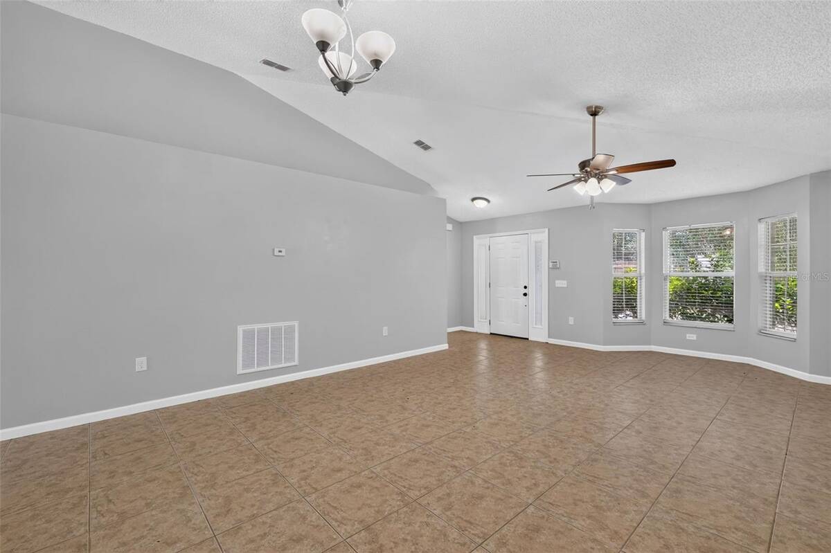 2225 Sandridge Circle, Eustis, FL 32726