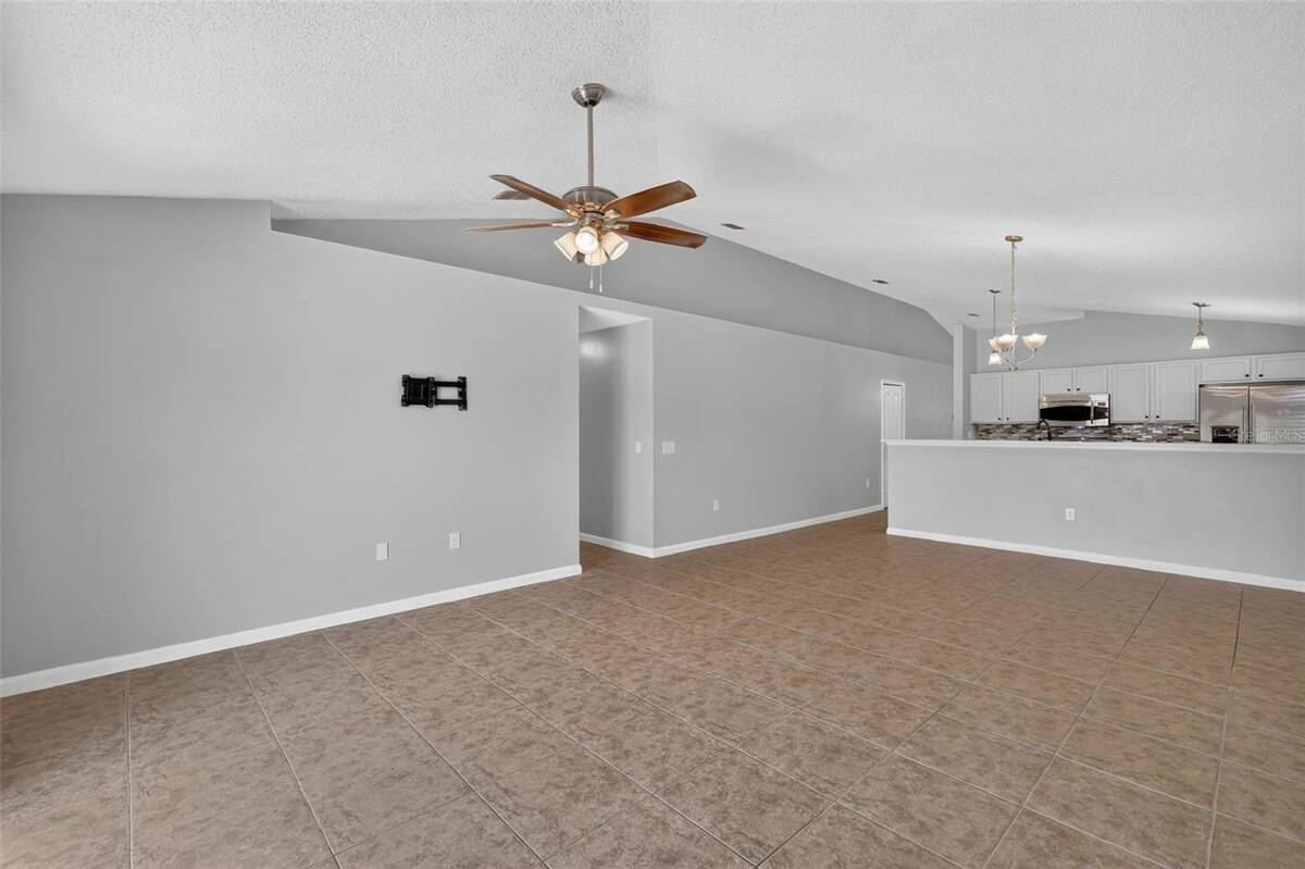 2225 Sandridge Circle, Eustis, FL 32726