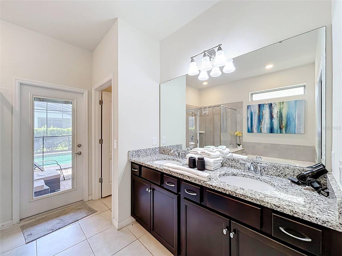 5485 Misty Oak Circle, Davenport, FL 33837