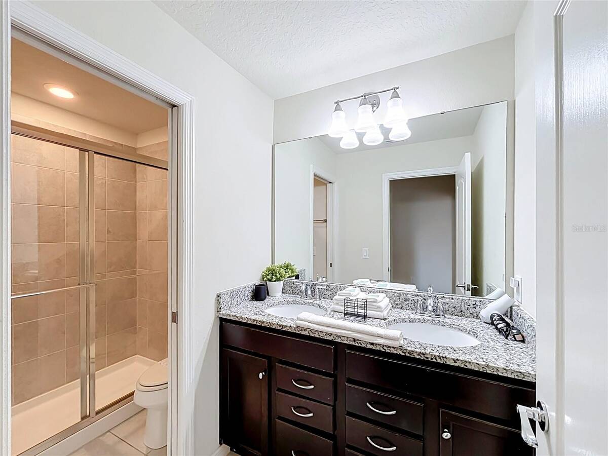 5485 Misty Oak Circle, Davenport, FL 33837