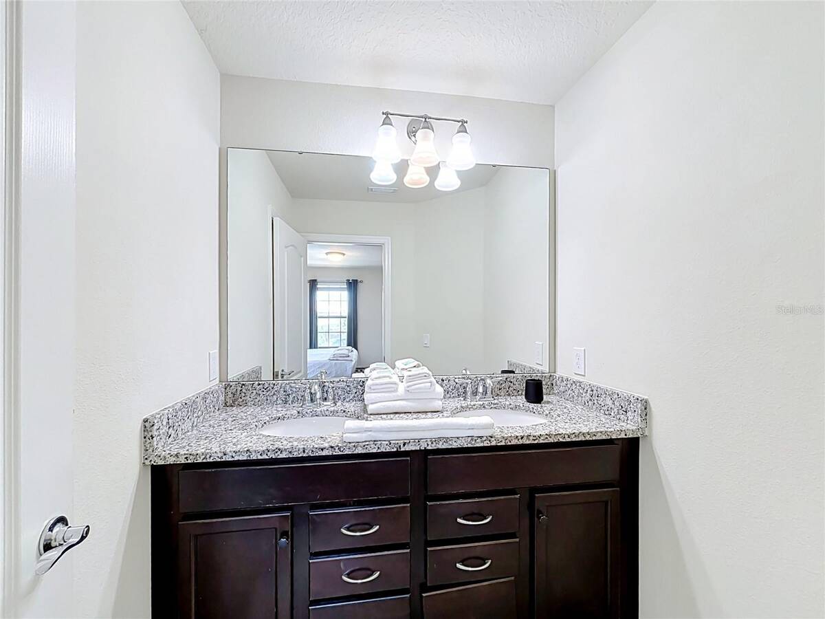 5485 Misty Oak Circle, Davenport, FL 33837
