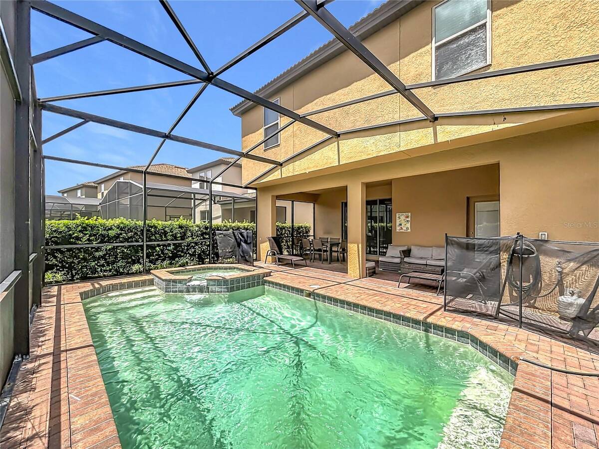 5485 Misty Oak Circle, Davenport, FL 33837
