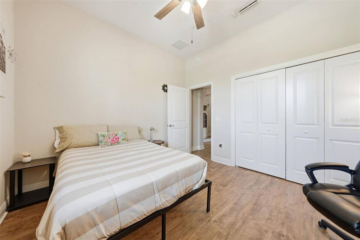 5011 Belted Kingfisher Drive, Oxford, FL 34484