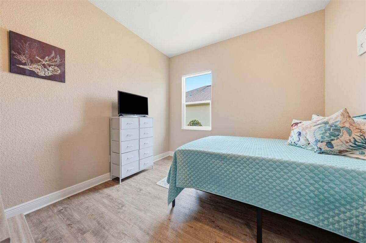 5011 Belted Kingfisher Drive, Oxford, FL 34484