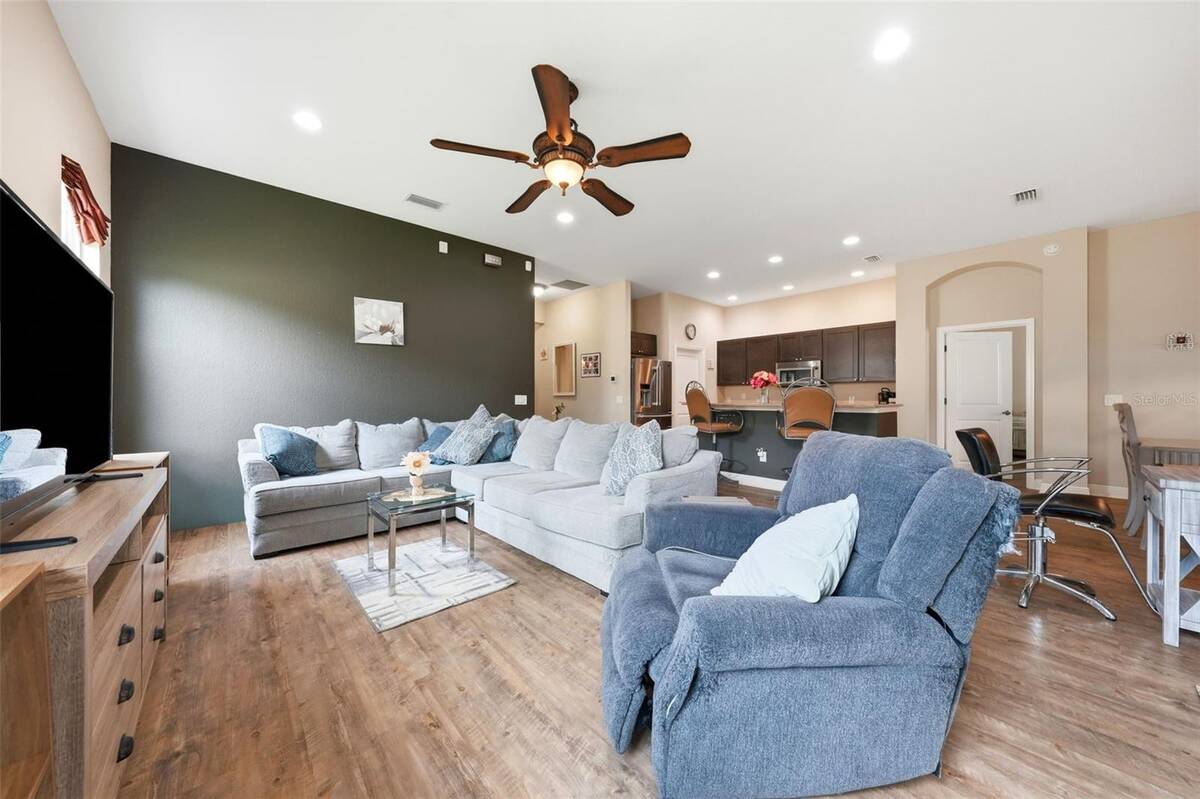 5011 Belted Kingfisher Drive, Oxford, FL 34484