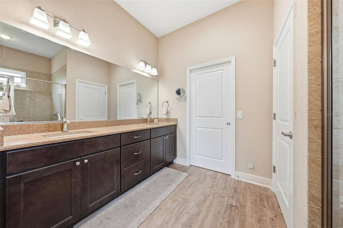 5011 Belted Kingfisher Drive, Oxford, FL 34484