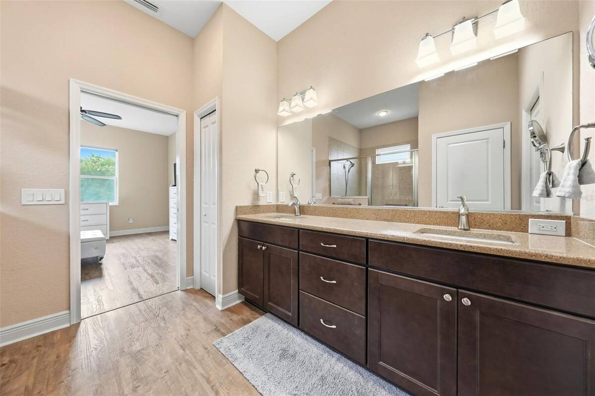 5011 Belted Kingfisher Drive, Oxford, FL 34484