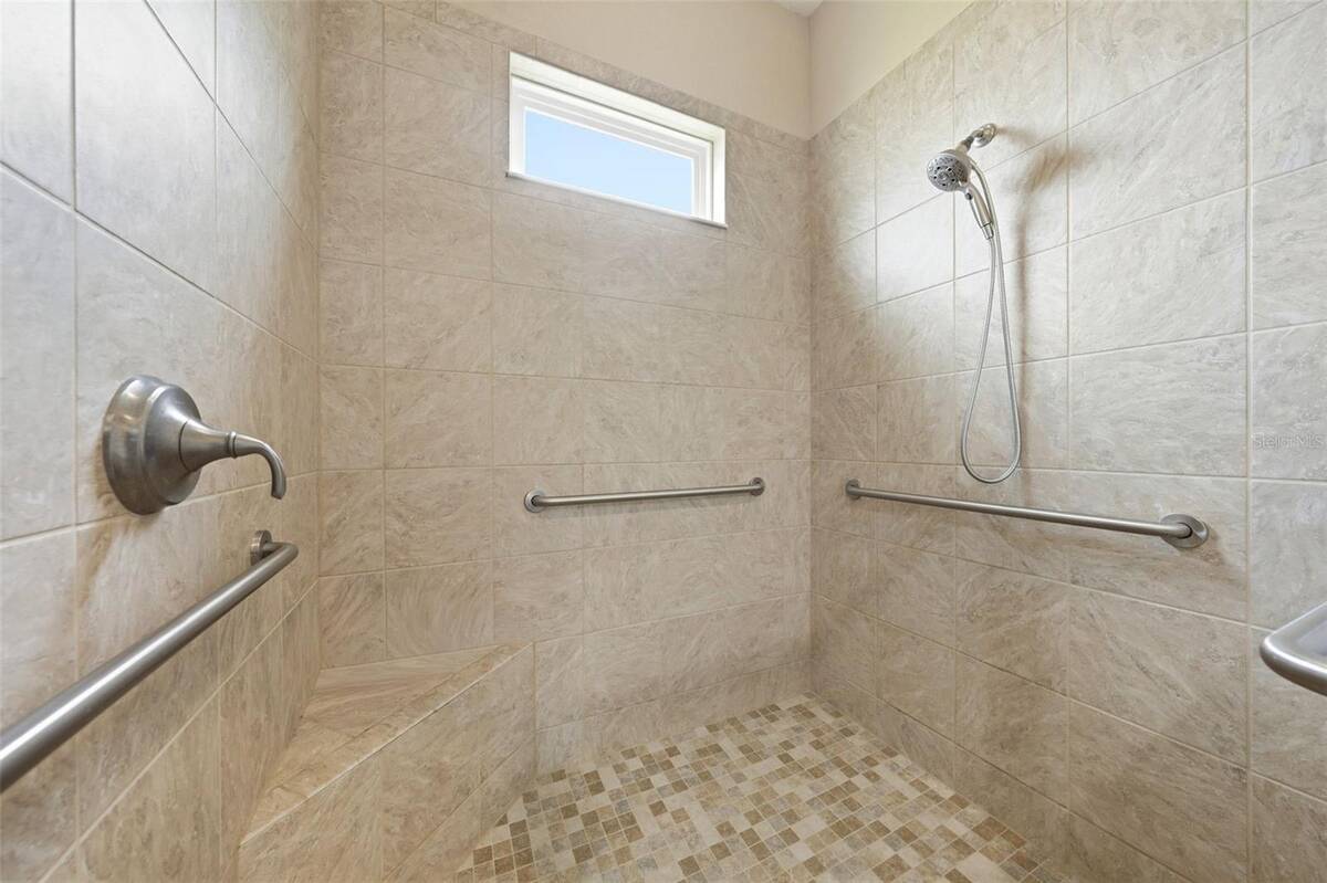 5011 Belted Kingfisher Drive, Oxford, FL 34484