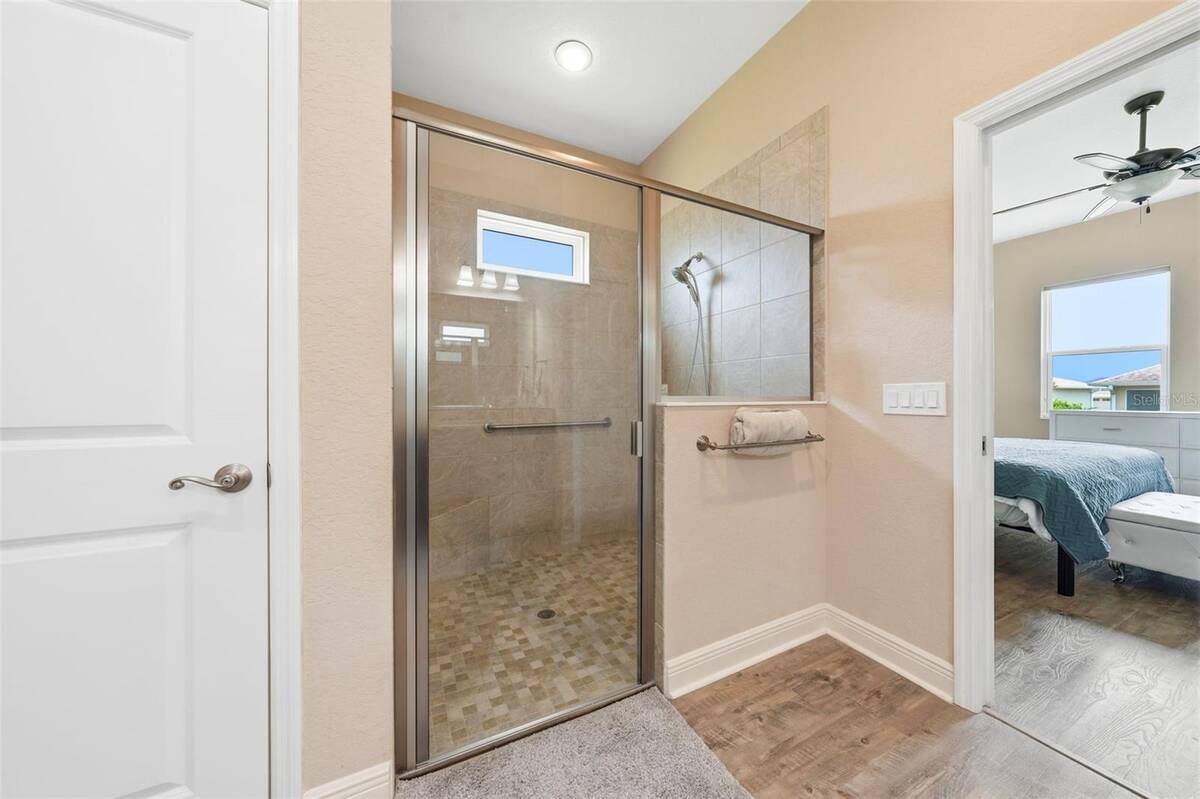 5011 Belted Kingfisher Drive, Oxford, FL 34484