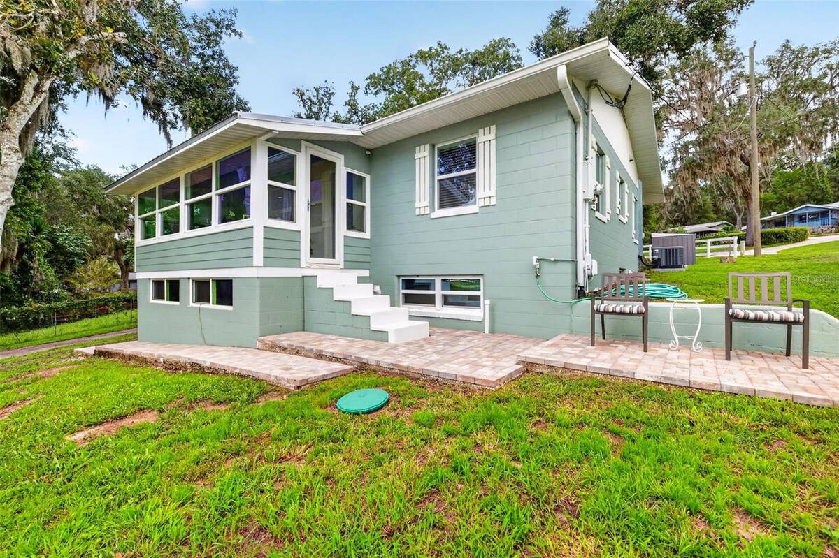 13462 Se 108th Court Road, Ocklawaha, FL 32179