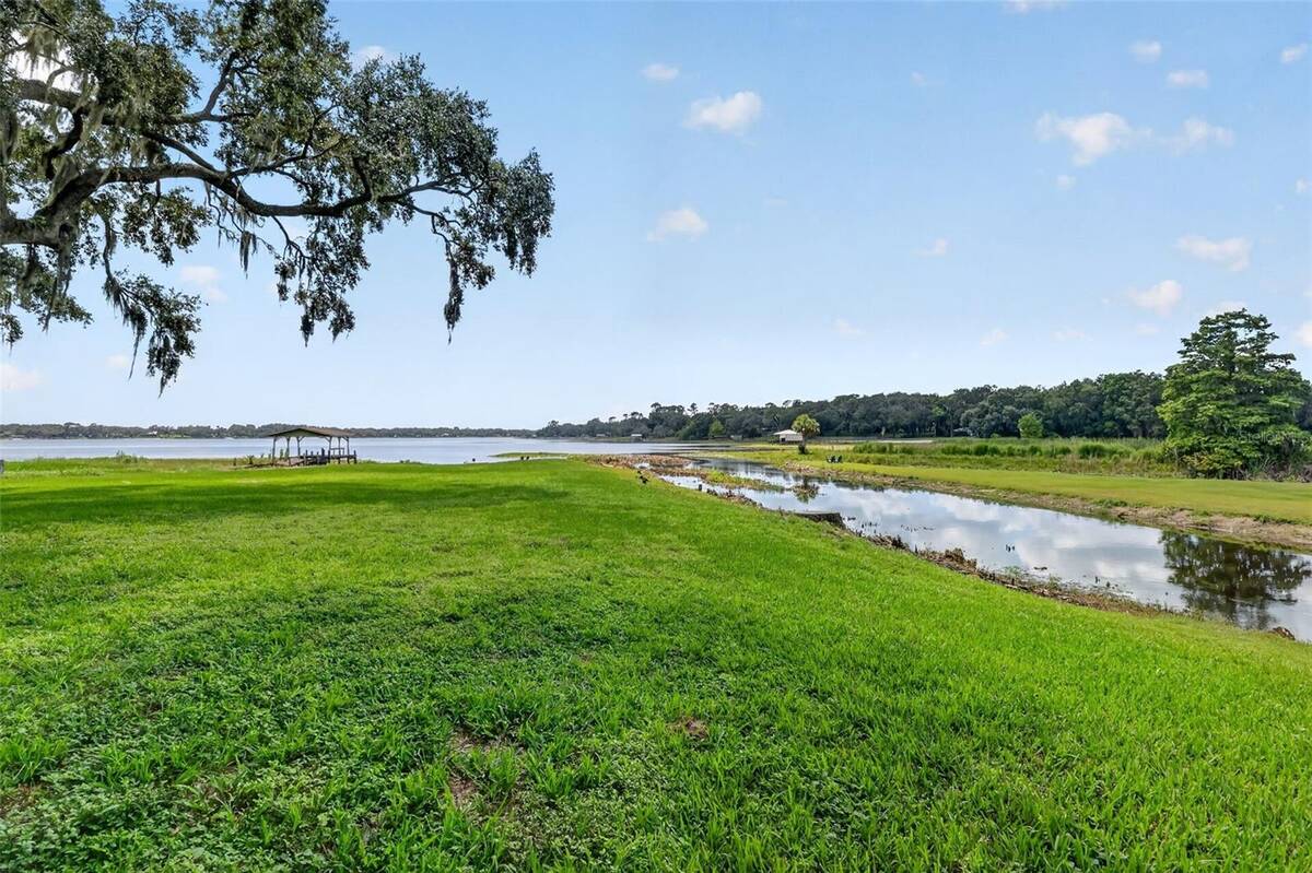 13462 Se 108th Court Road, Ocklawaha, FL 32179