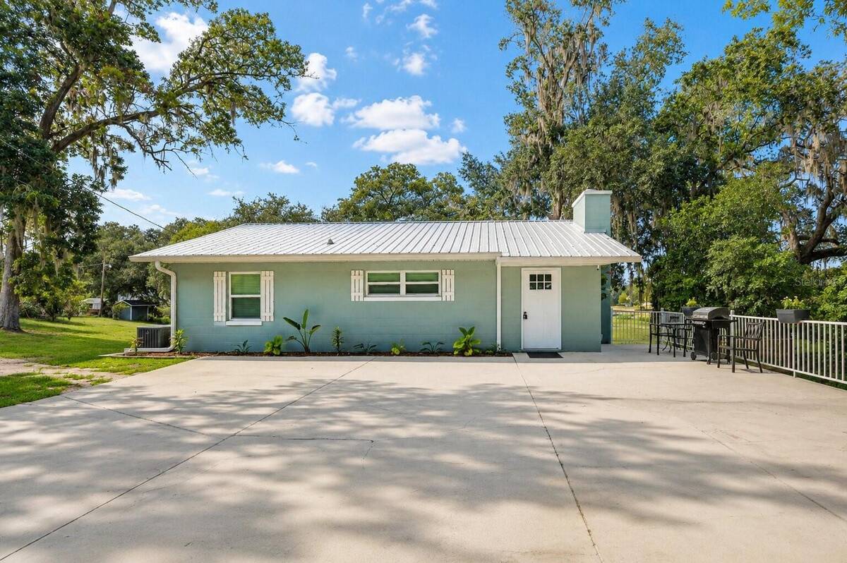 13462 Se 108th Court Road, Ocklawaha, FL 32179