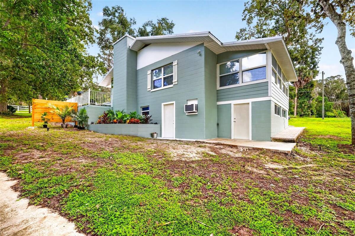 13462 Se 108th Court Road, Ocklawaha, FL 32179