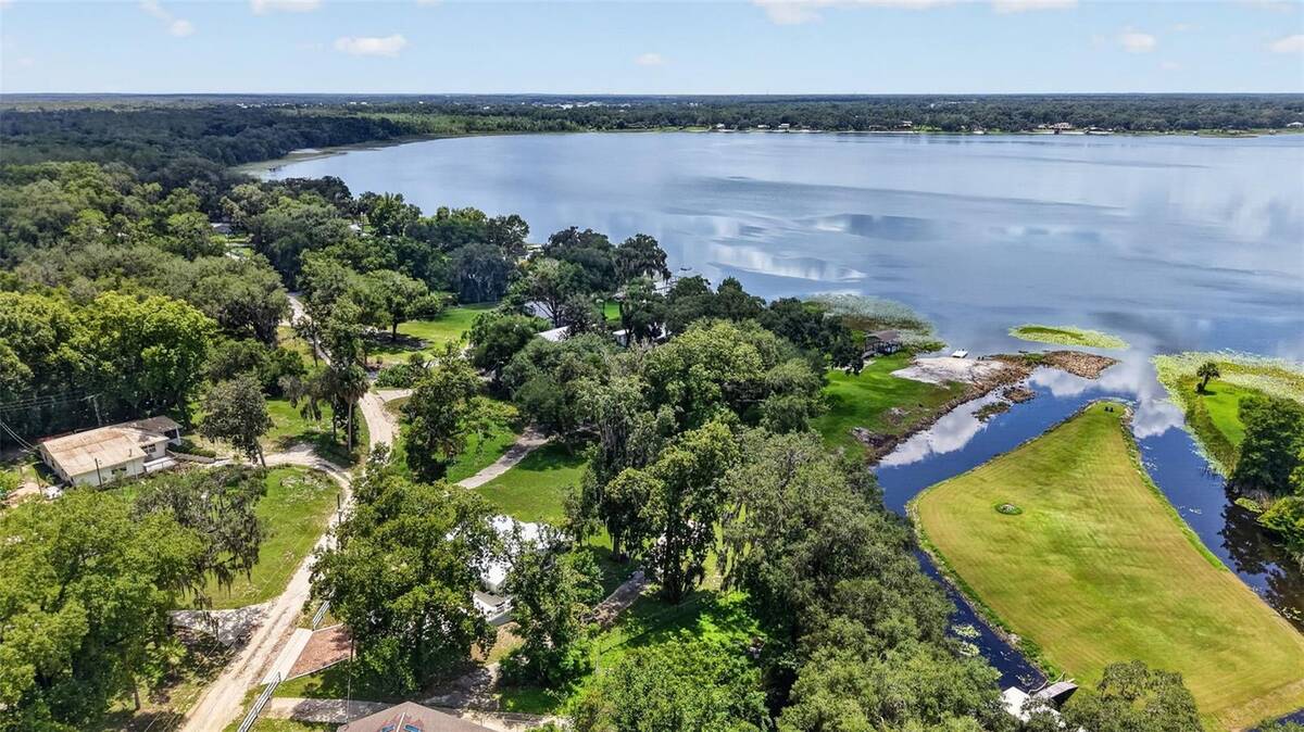 13462 Se 108th Court Road, Ocklawaha, FL 32179