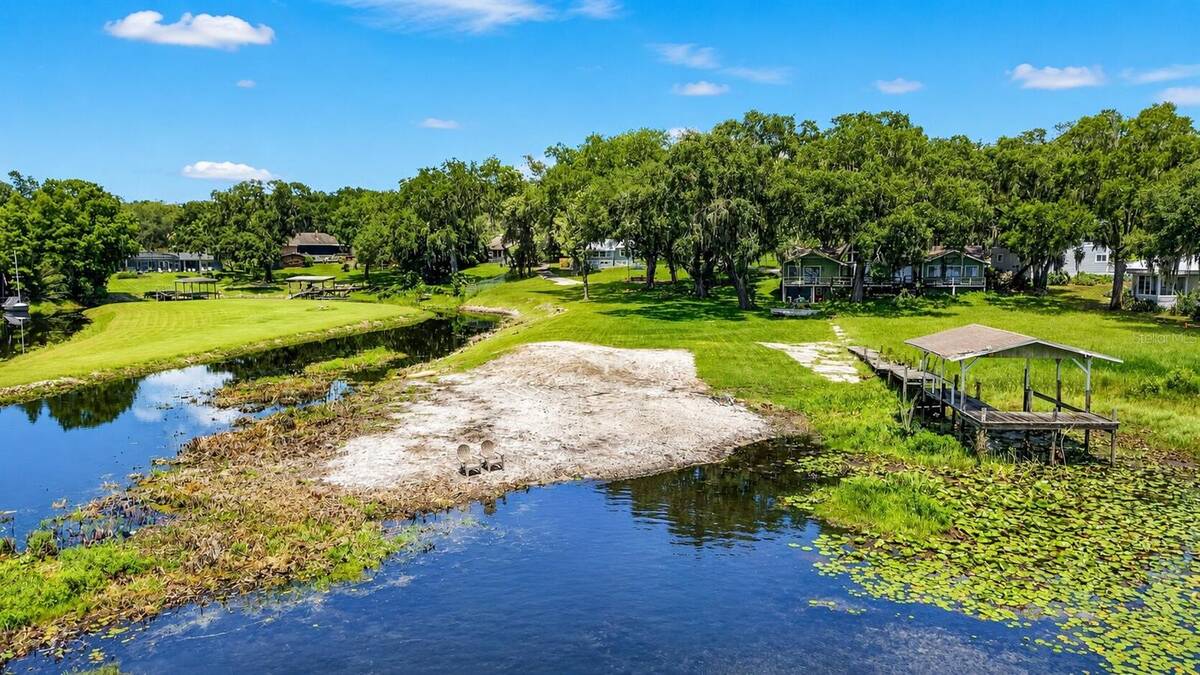 13462 Se 108th Court Road, Ocklawaha, FL 32179