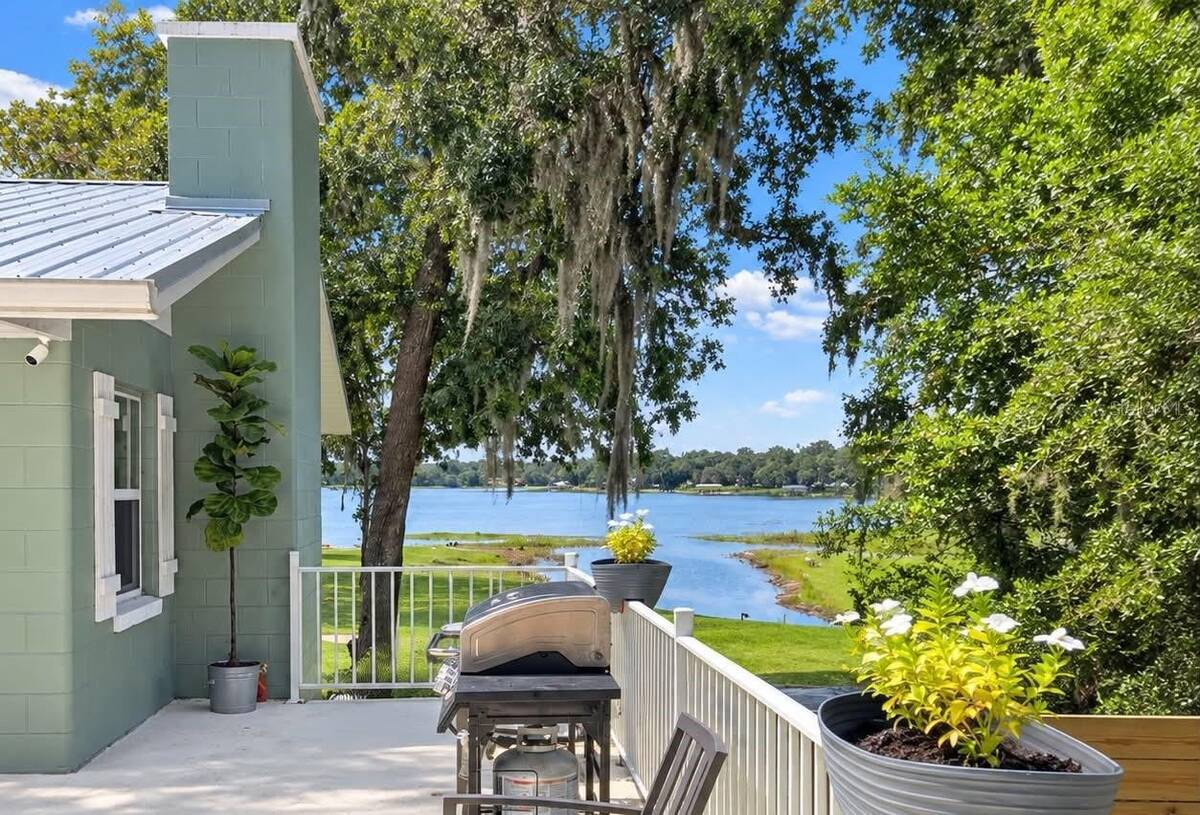 13462 Se 108th Court Road, Ocklawaha, FL 32179
