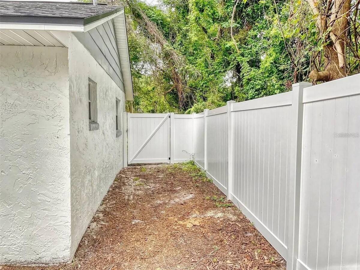 1836 Plumtree Drive, Deltona, FL 32725