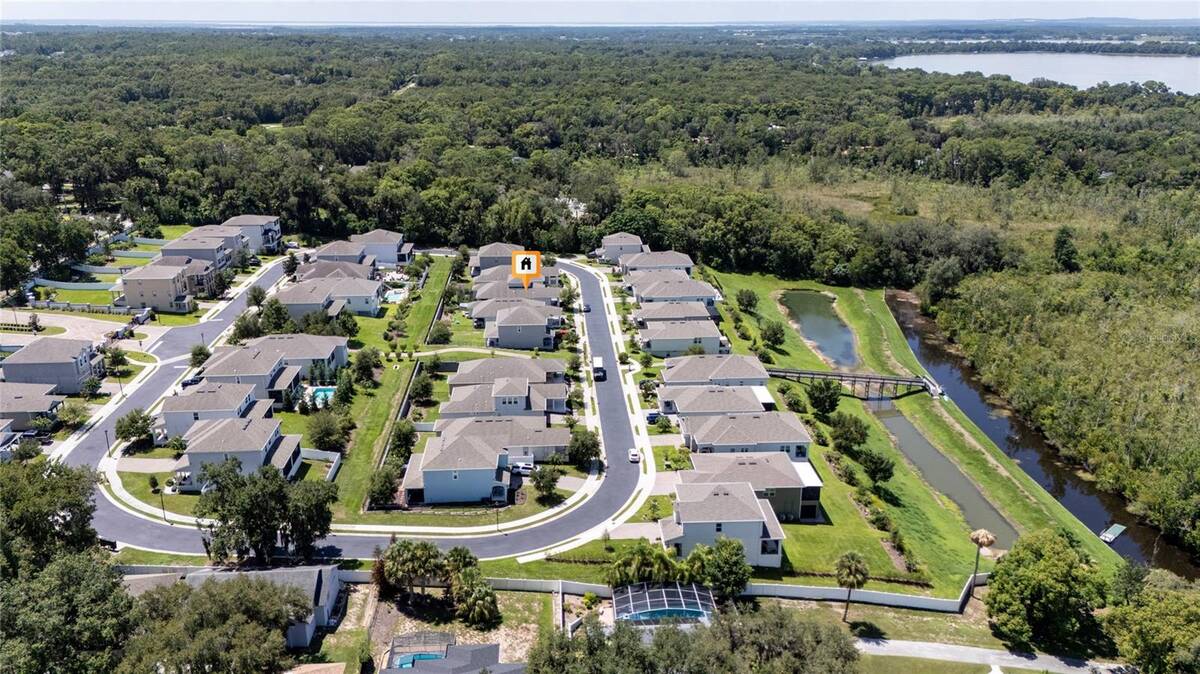 1211 Dora Parc Lane, Mount Dora, FL 32757
