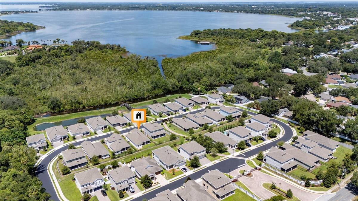 1211 Dora Parc Lane, Mount Dora, FL 32757