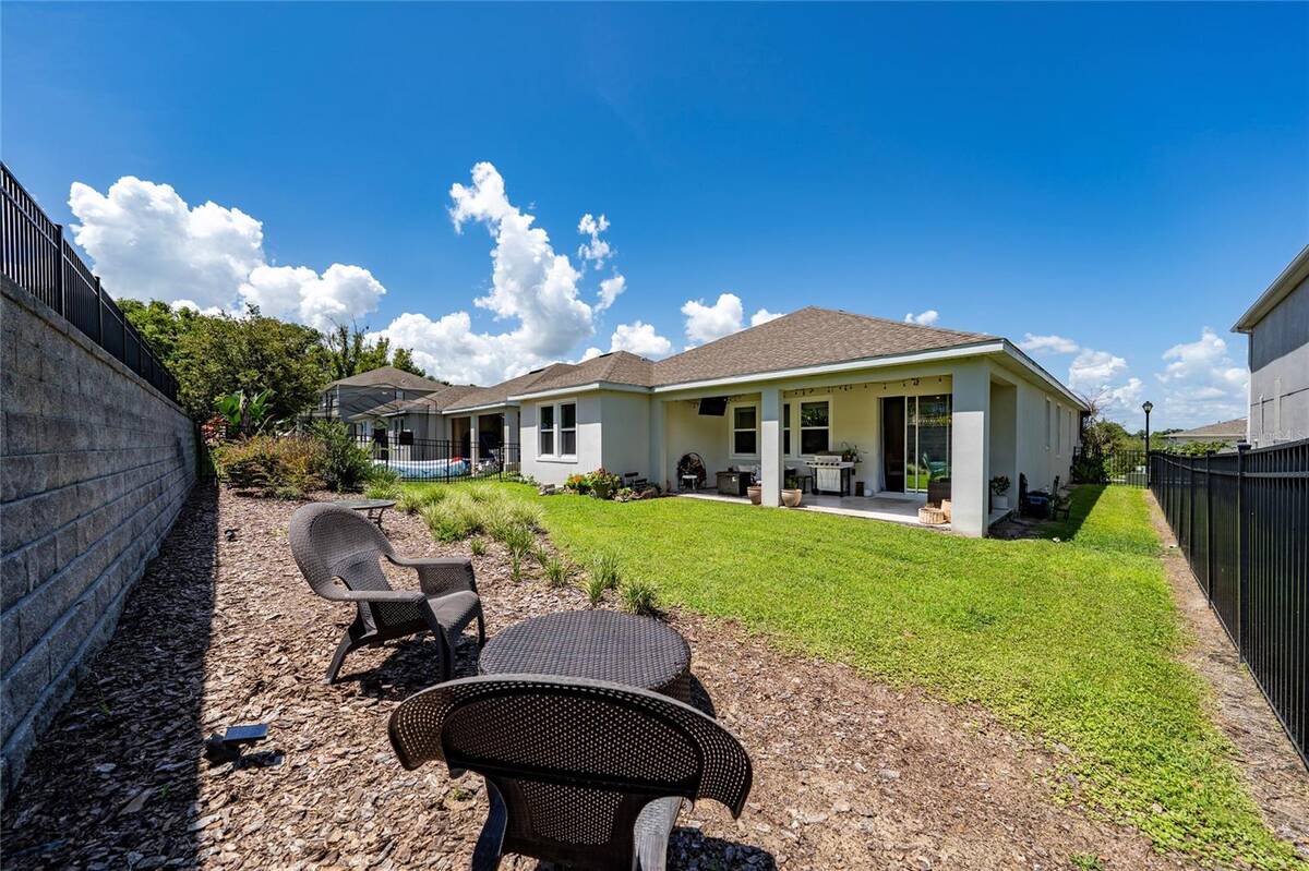 1211 Dora Parc Lane, Mount Dora, FL 32757