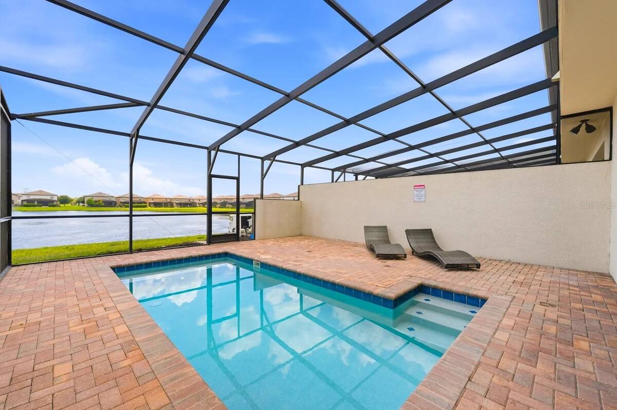 8866 Geneve Court, Kissimmee, FL 34747