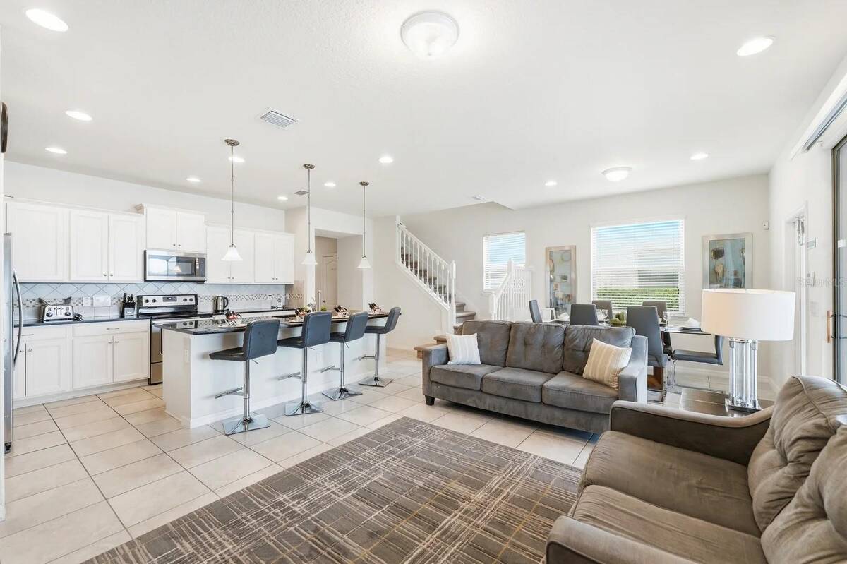 8866 Geneve Court, Kissimmee, FL 34747