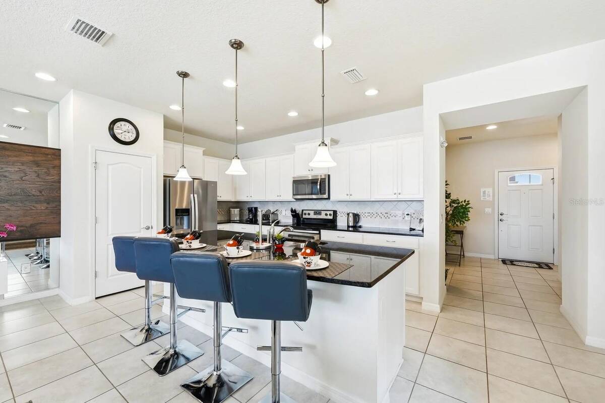 8866 Geneve Court, Kissimmee, FL 34747