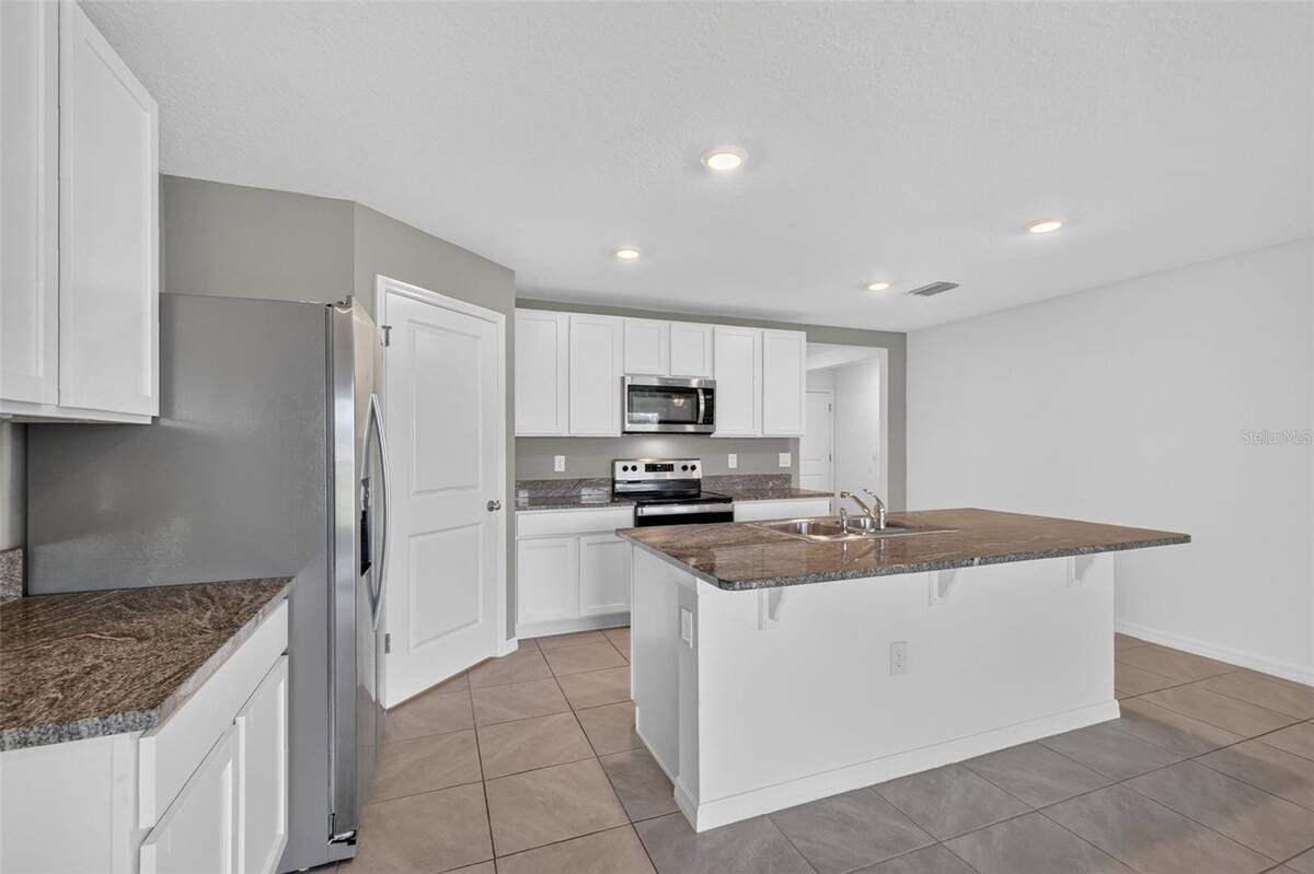 8510 Triumph Circle, Wildwood, FL 34785