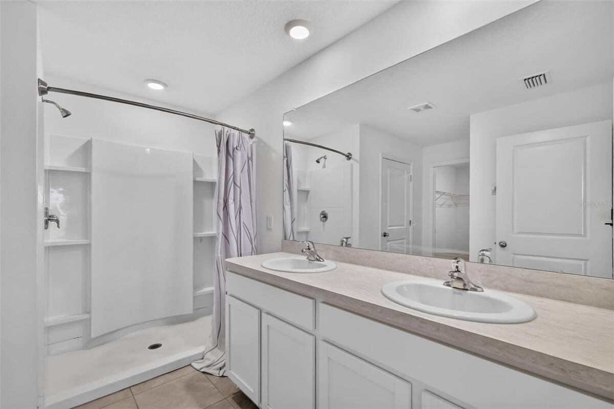 8510 Triumph Circle, Wildwood, FL 34785