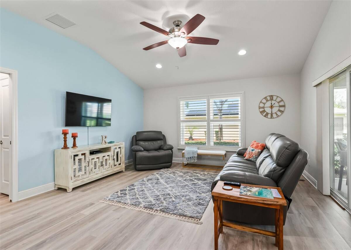 10038 Ketch Kay Lane, Oxford, FL 34484