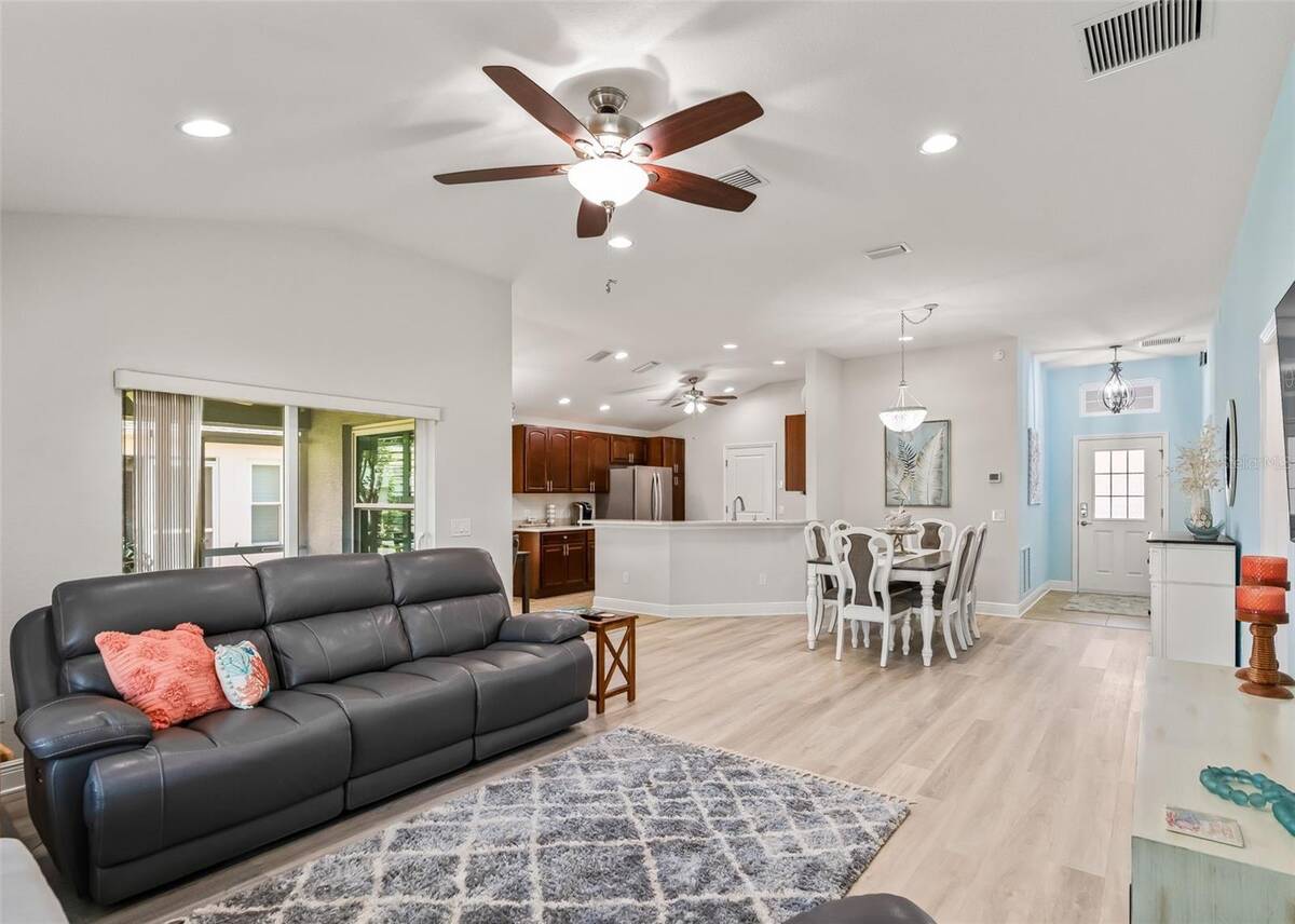 10038 Ketch Kay Lane, Oxford, FL 34484