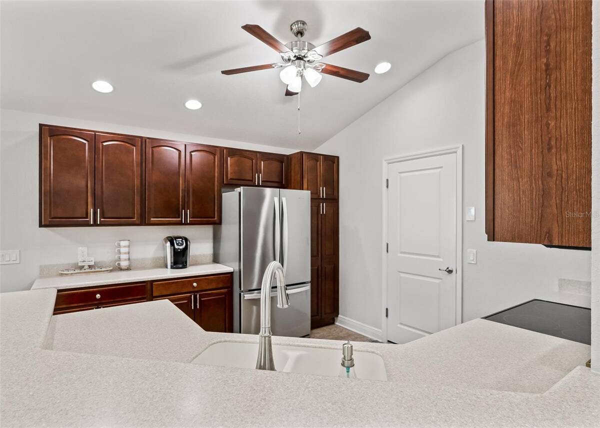 10038 Ketch Kay Lane, Oxford, FL 34484
