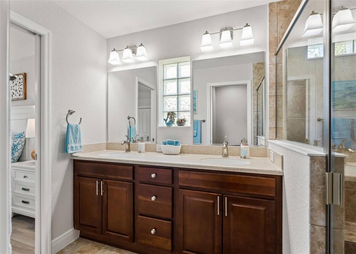 10038 Ketch Kay Lane, Oxford, FL 34484