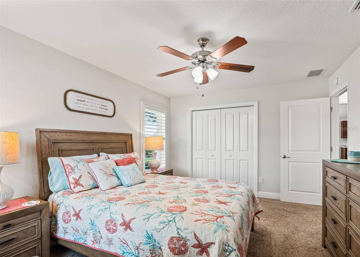 10038 Ketch Kay Lane, Oxford, FL 34484