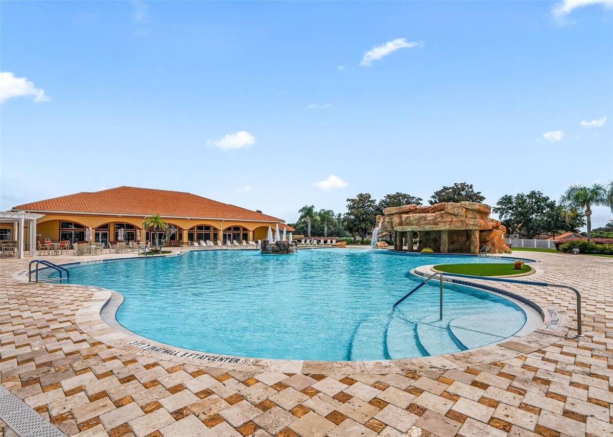 10038 Ketch Kay Lane, Oxford, FL 34484