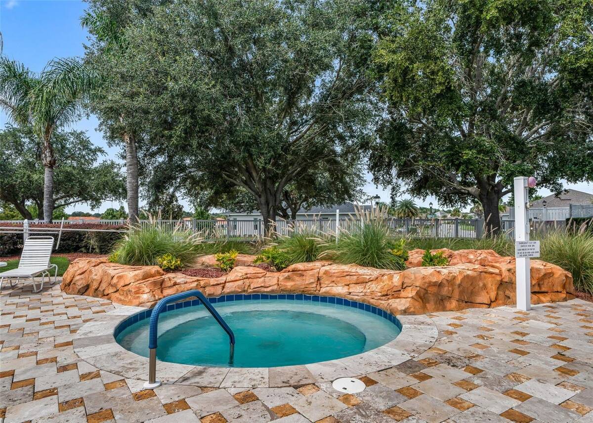 10038 Ketch Kay Lane, Oxford, FL 34484
