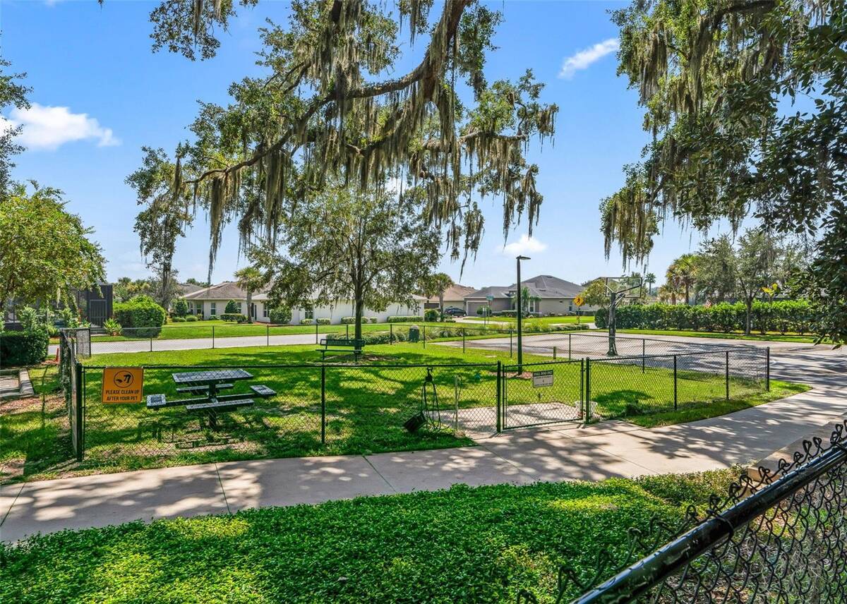 10038 Ketch Kay Lane, Oxford, FL 34484
