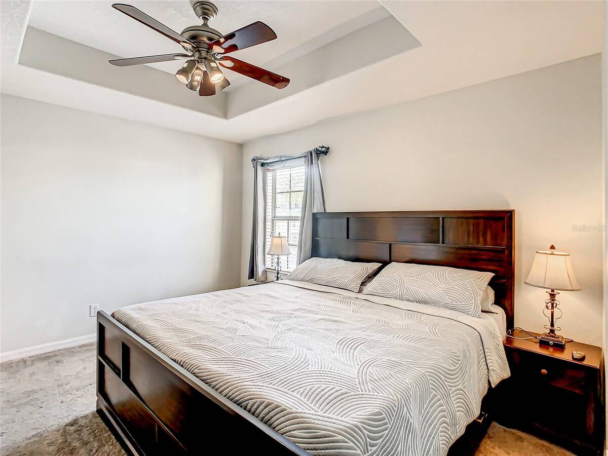 8735 Isla Bella Drive, Orlando, FL 32818
